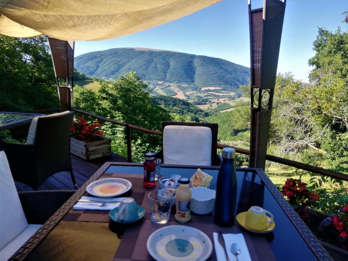 Bed and breakfast Le Ginestre Assise Extérieur photo