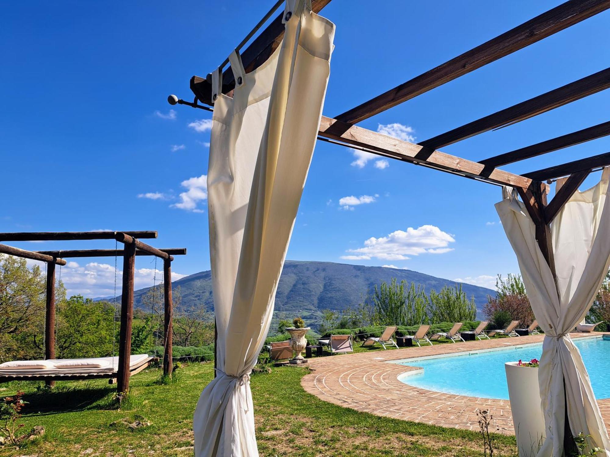 Bed and breakfast Le Ginestre Assise Extérieur photo